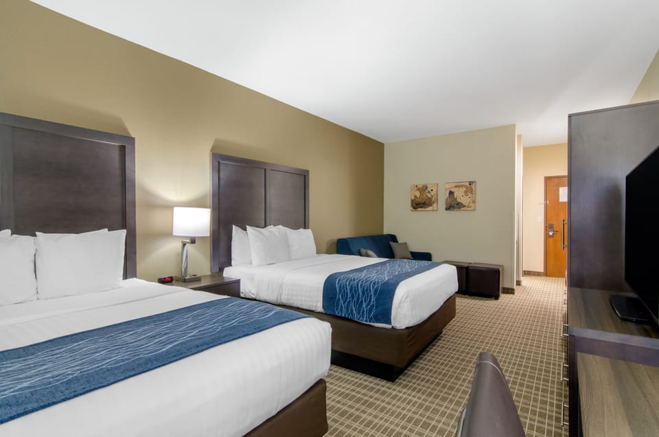 Suite, Multiple Beds, Non Smoking, No Pets | Pillowtop beds, desk, laptop workspace, blackout drapes