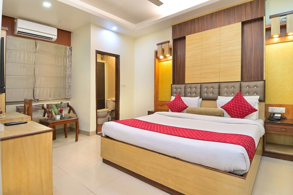 Superior Room | Pillowtop beds, individually decorated, individually furnished, desk