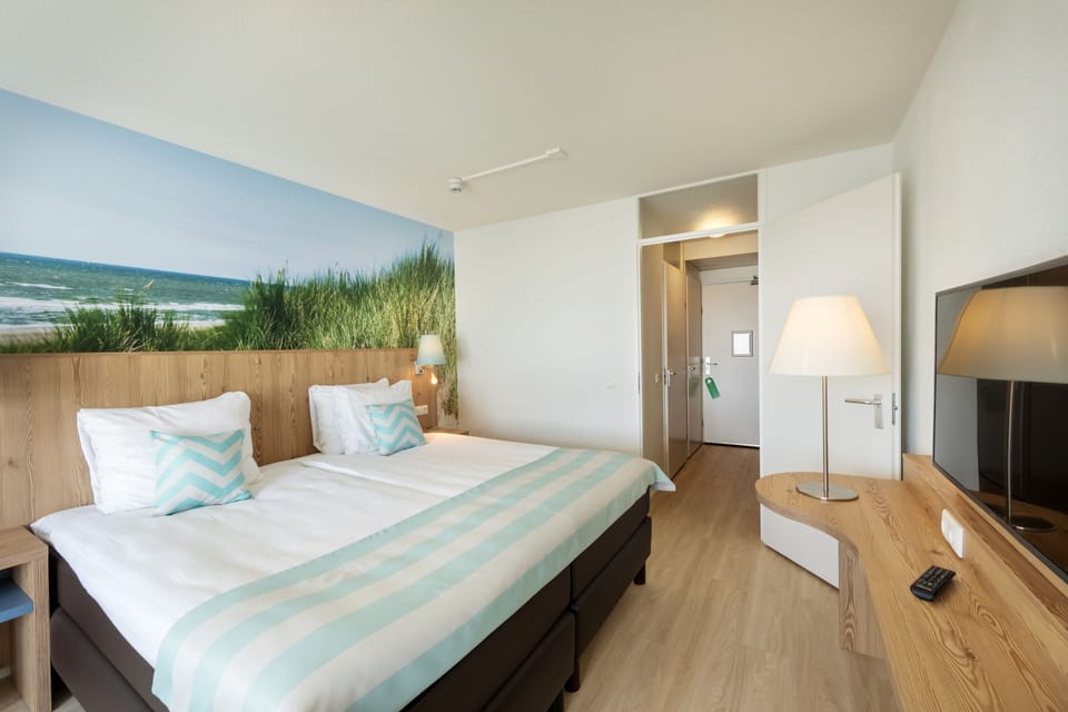 Premium Double Room | In-room safe, desk, laptop workspace, free WiFi
