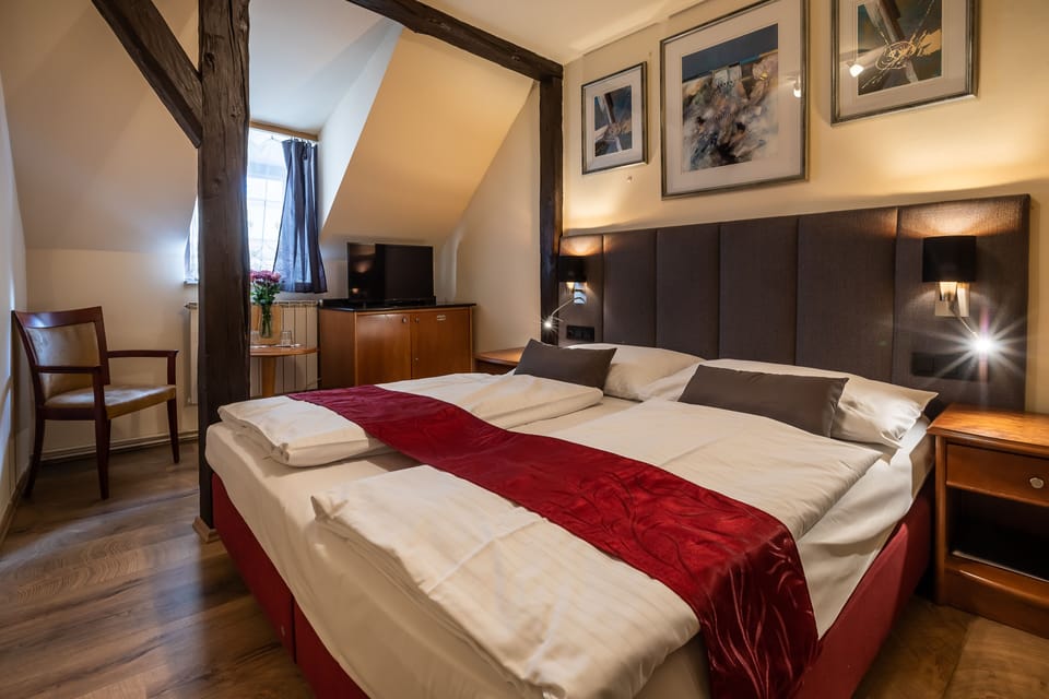 Double Room | Hypo-allergenic bedding, free WiFi, bed sheets