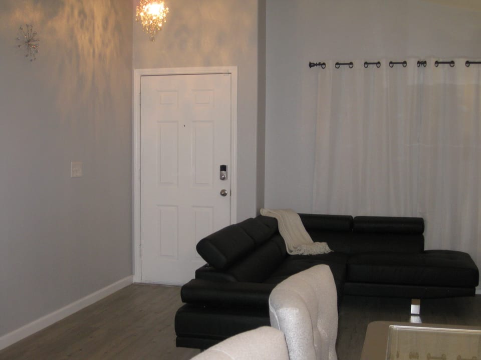 Entrance/Living Room
