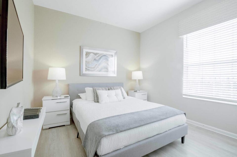 Queenbedroom2
