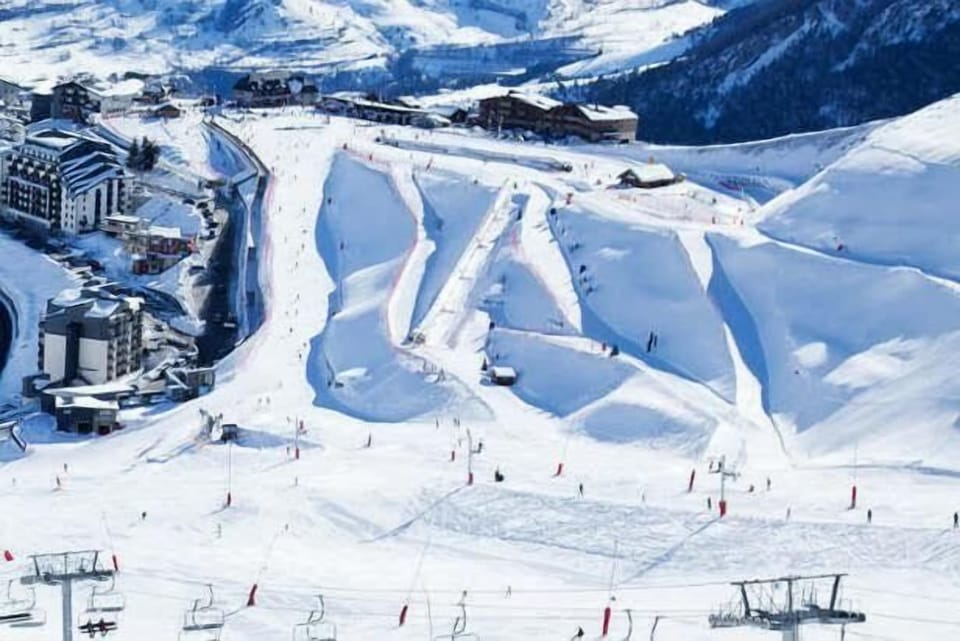 Snow and ski sports