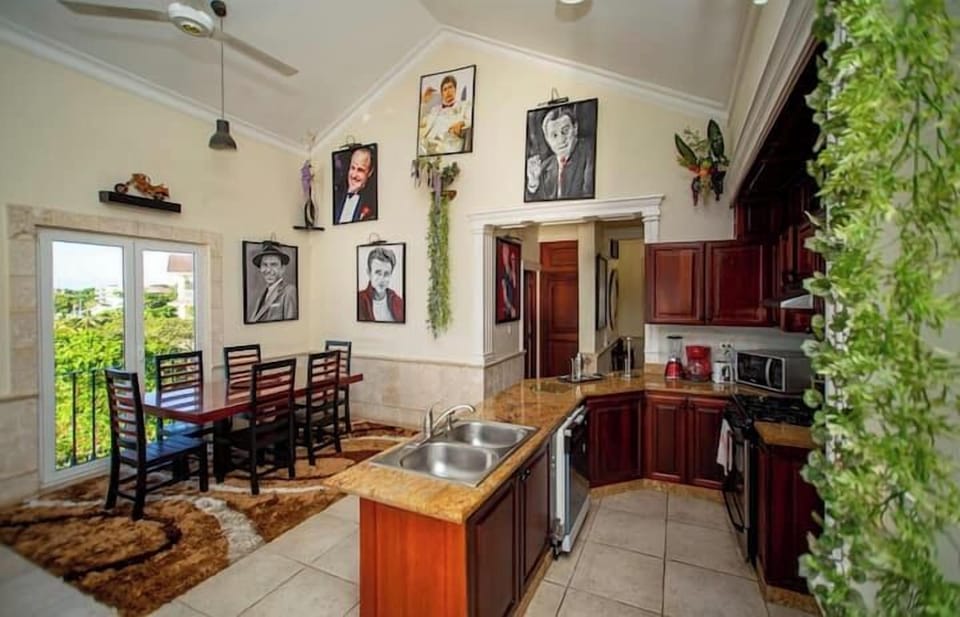 Kitchen/Puntilla (3)