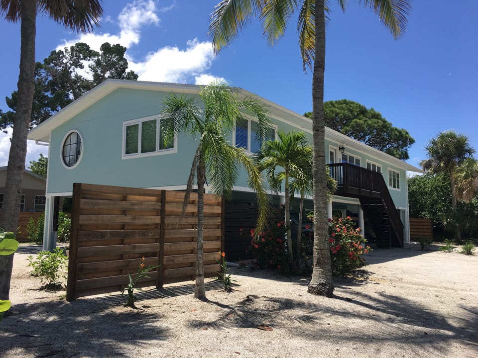 Gorgeous newly remodeled home perfect for families! Quiet street, bay access!