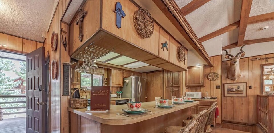 Breakfast bar