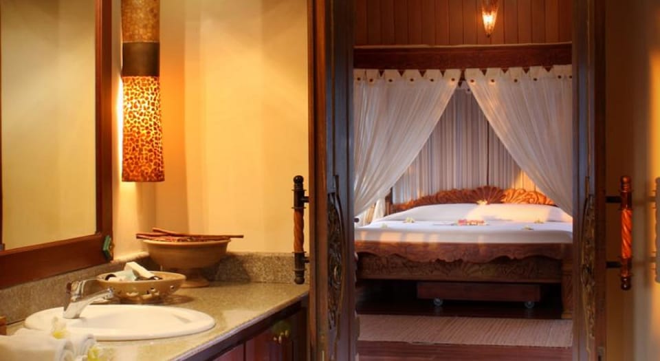 Dewani Suite | Premium bedding, in-room safe, individually furnished, desk