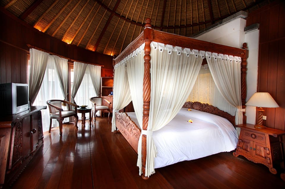 Premium bedding, in-room safe, individually furnished, desk