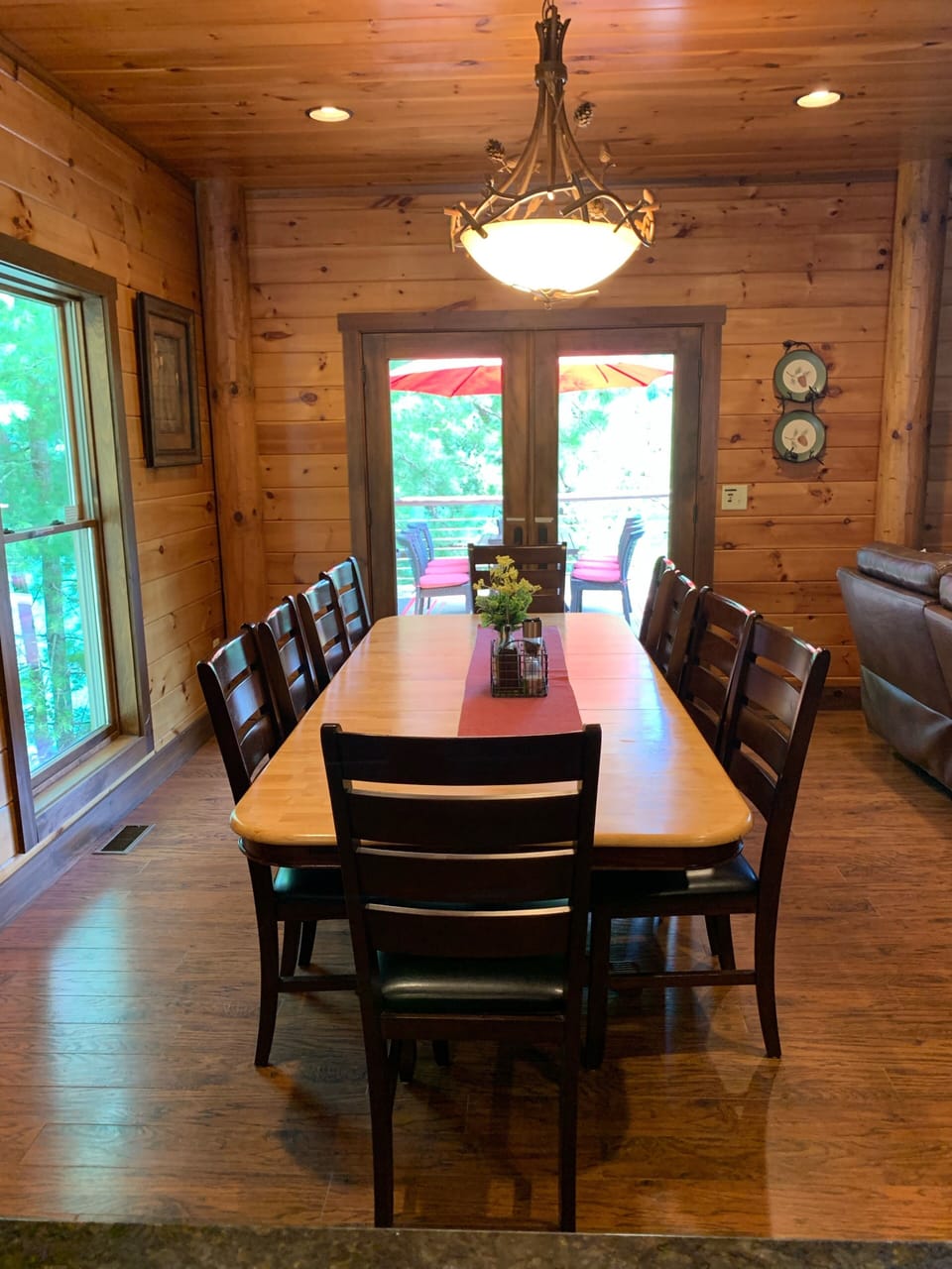 Dining table seating for 10