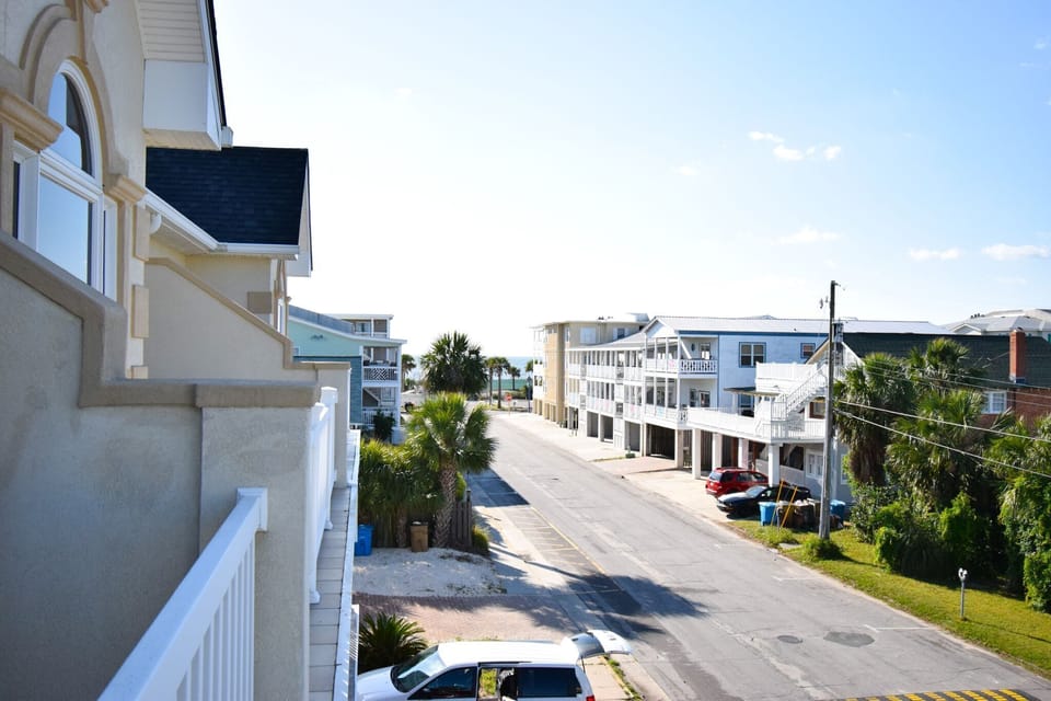 view from 3rd floor balcony