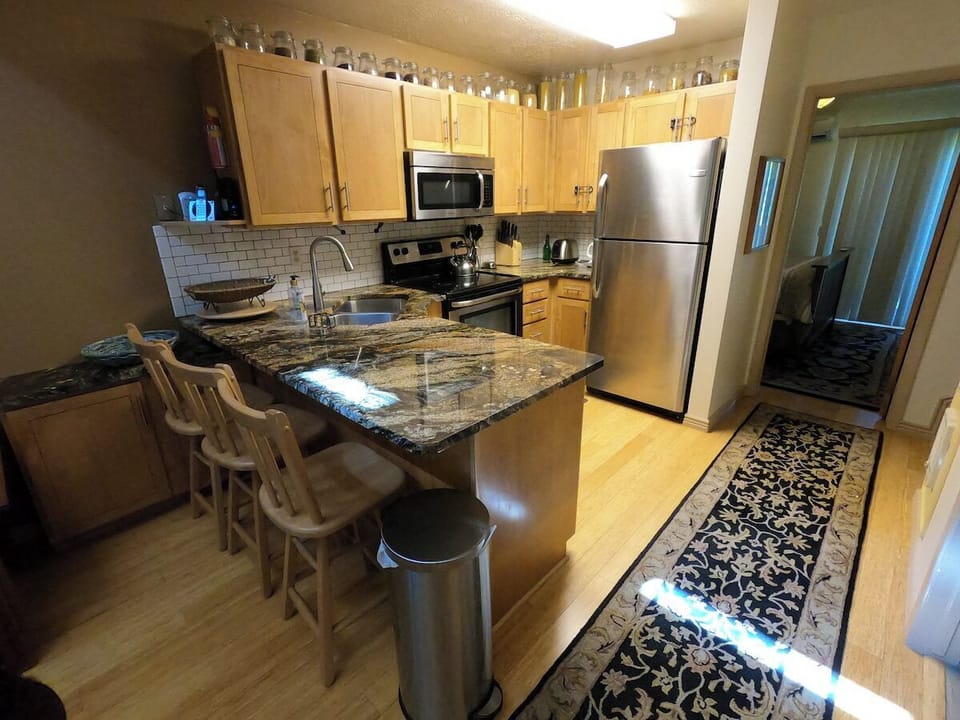 Fully equipped and updated kitchen