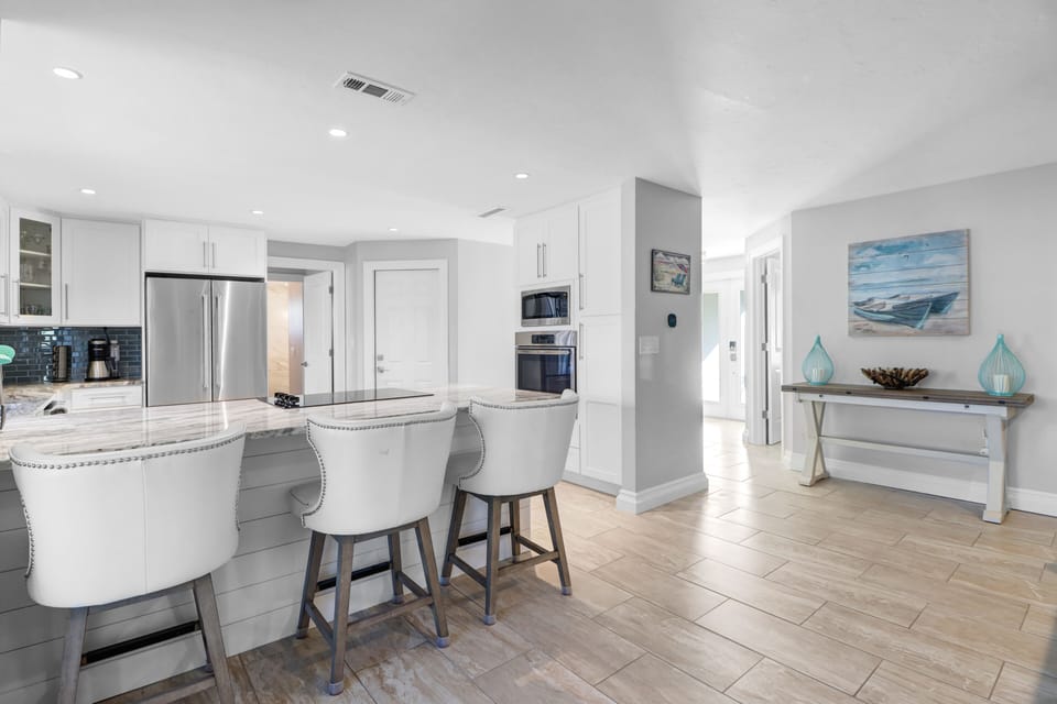 Kitchen eating area