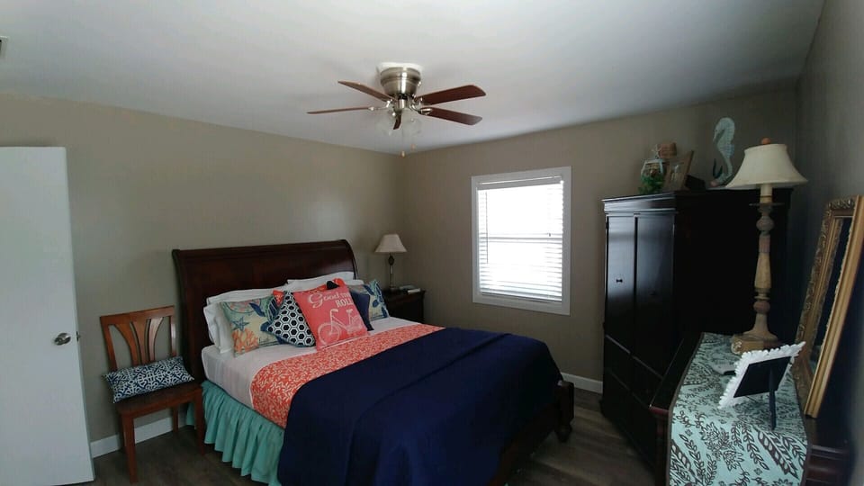 Master Bedroom w/ TV