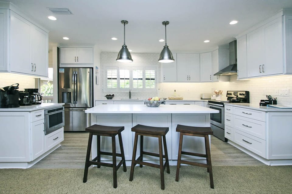 Breakfast Bar + Kitchen