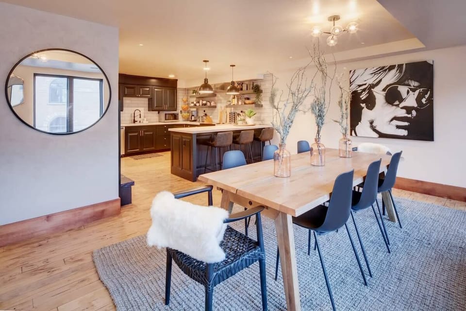 The Sundancer - steps to everything on Main Street!