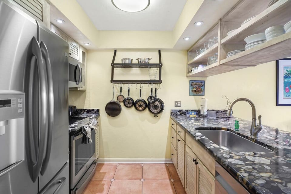 Updated full kitchen