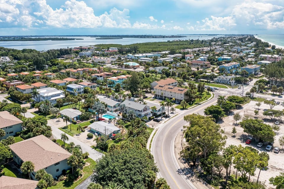 Aerial view of Castnetter 