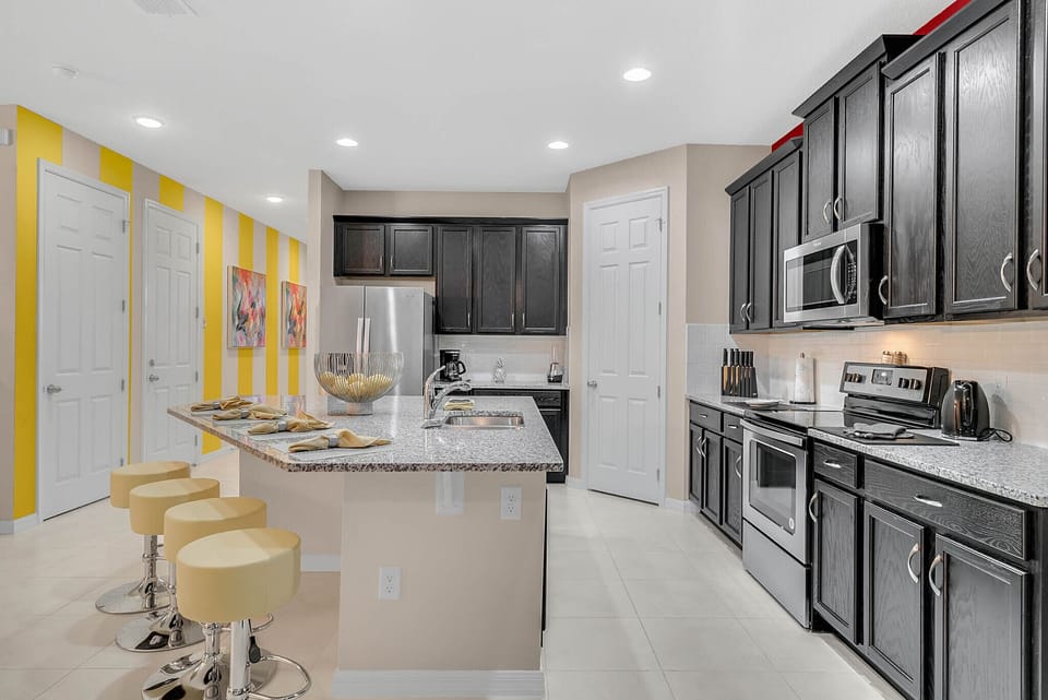 Fully equipped kitchen