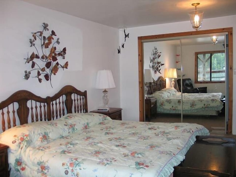Curl up in the King room and drift to sleep surrounded by butterflies.