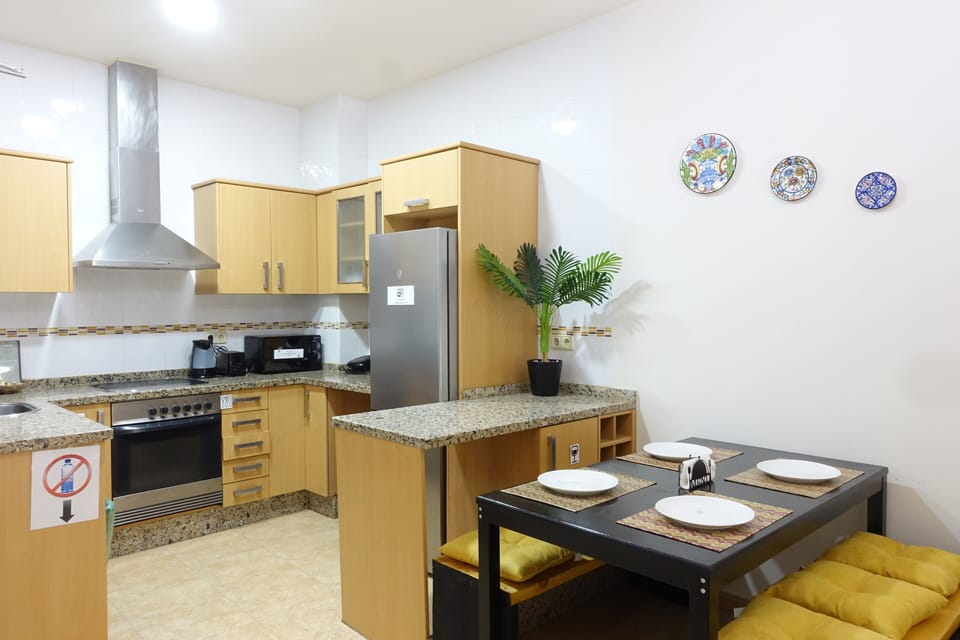 Kitchen with dining table 