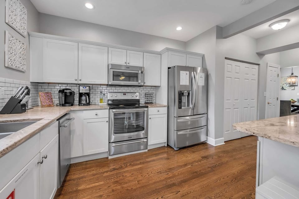 Get ready to cook up a storm in our fully stocked, updated kitchen - perfect for all your culinary and entertaining needs. Book your stay now and enjoy a chef-worthy experience!