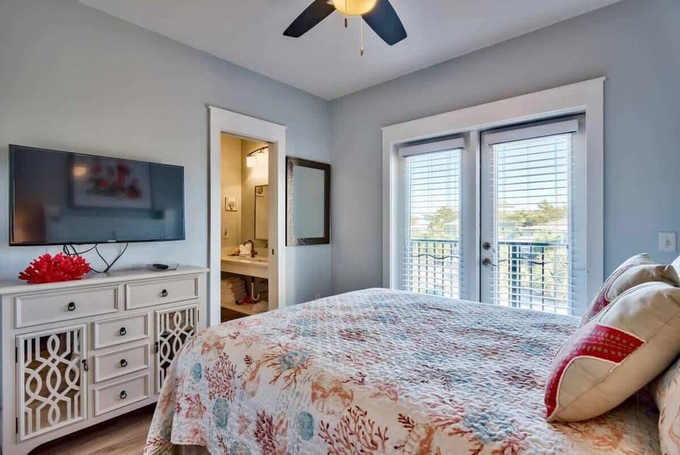 Queen Guest Bedroom with Private Balcony