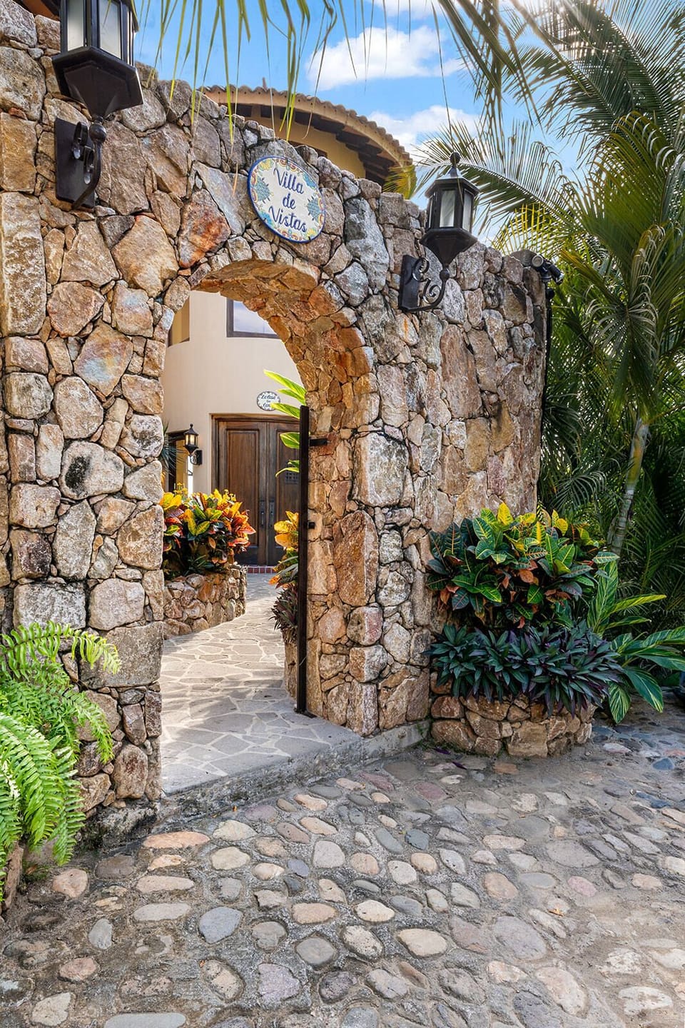 The entryway from street level.