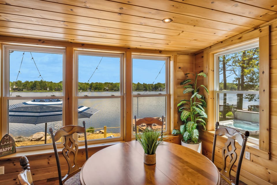 Another table for seating and viewing the lake