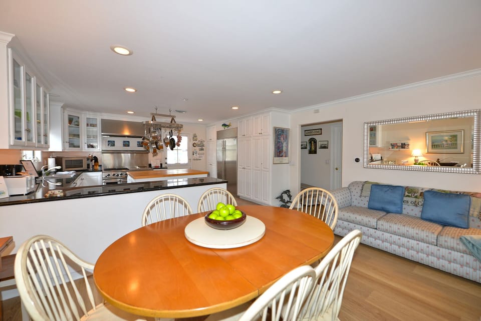 220W - Dining Table to Kitchen