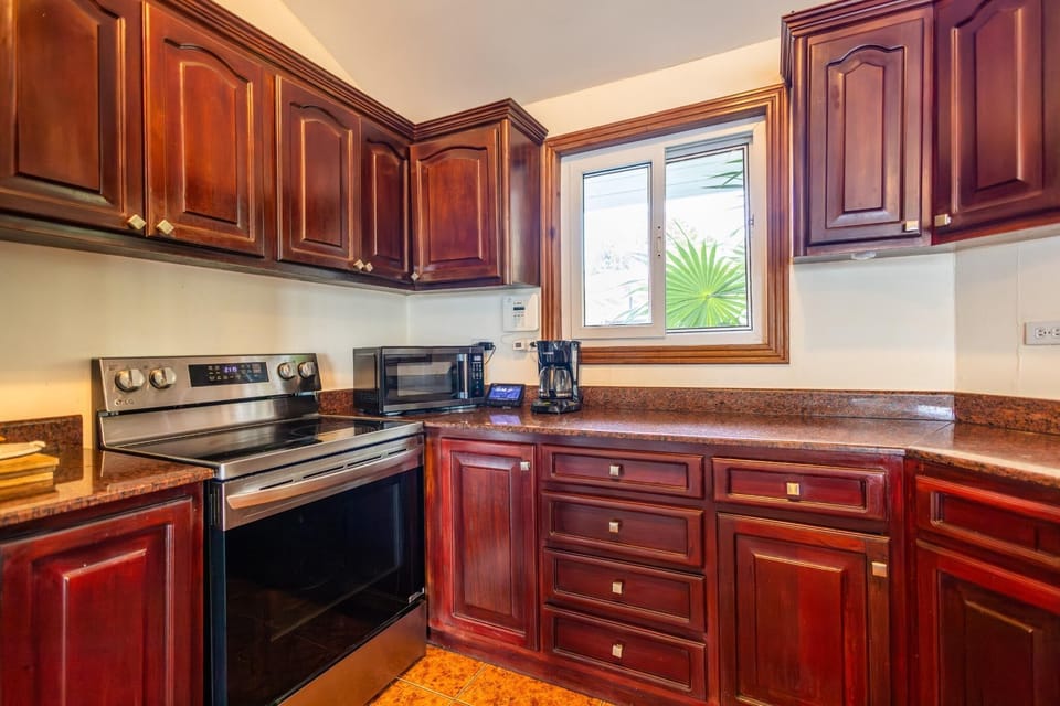 Appliances: Coffee, Electric Stove/Oven, Purified Hot Water, Ninja Blender