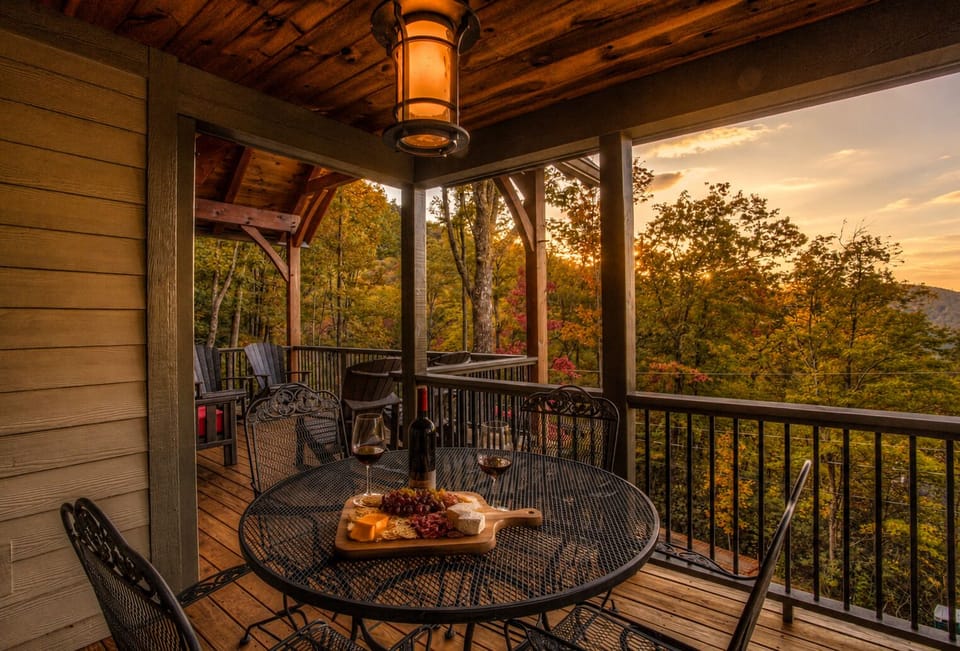 Porch | Covered Dining