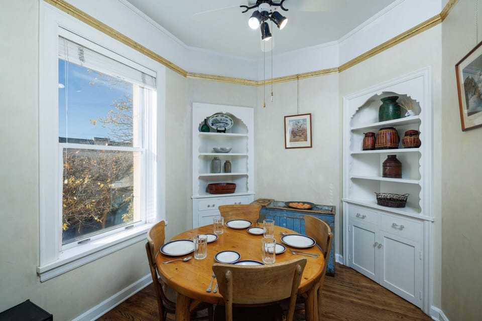 Have dinner with a view | Main Level