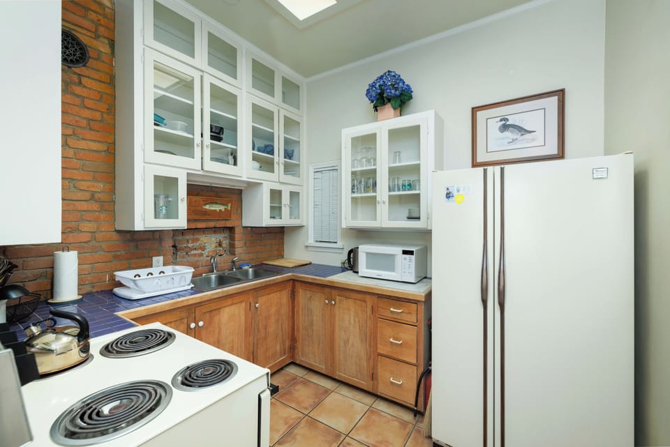 Lots of storage space in the kitchen | Main Level