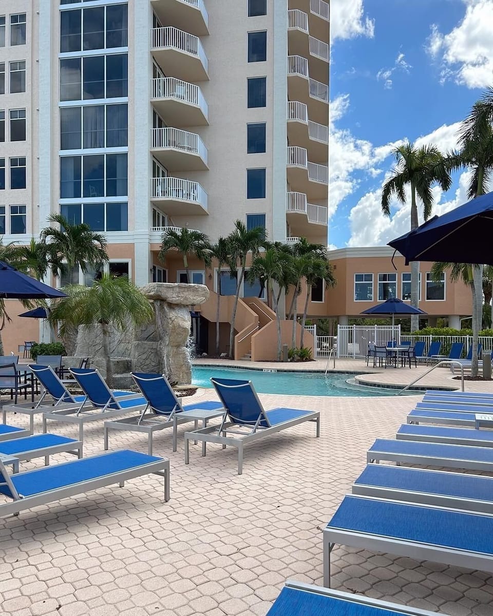 Pool wit all new furniture