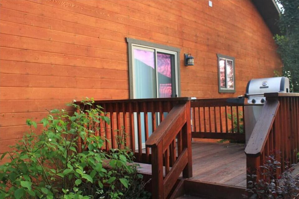 Back deck with grill