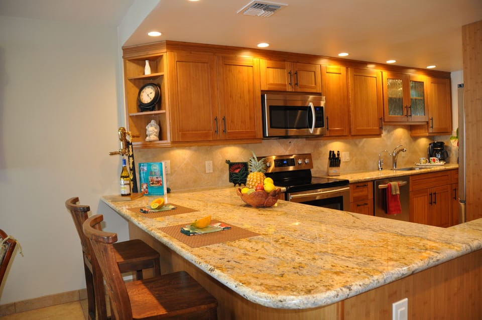  ALL NEW appliances, granite counter tops and fully stocked with all cook wares