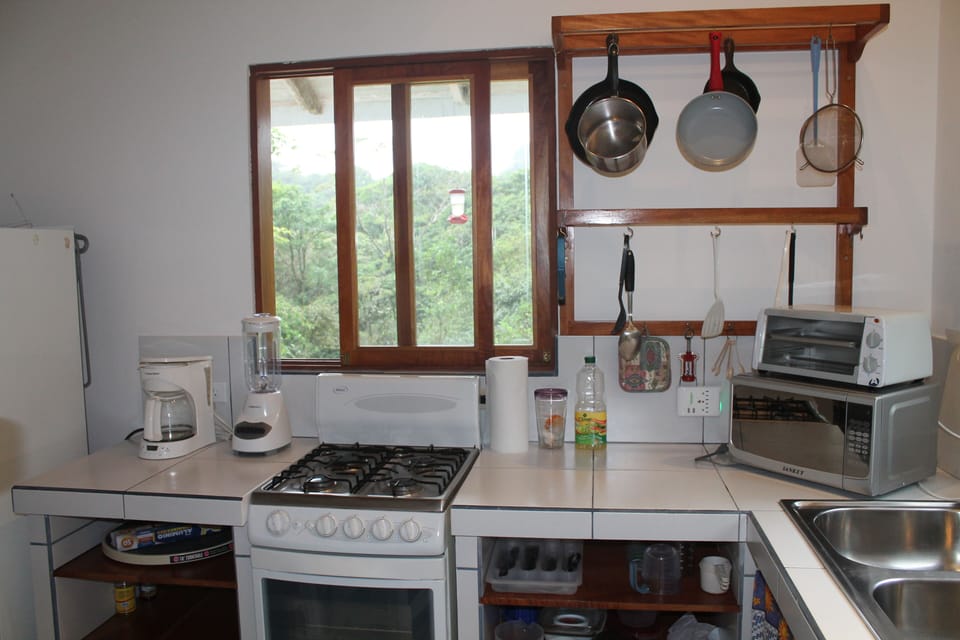 Full kitchen.