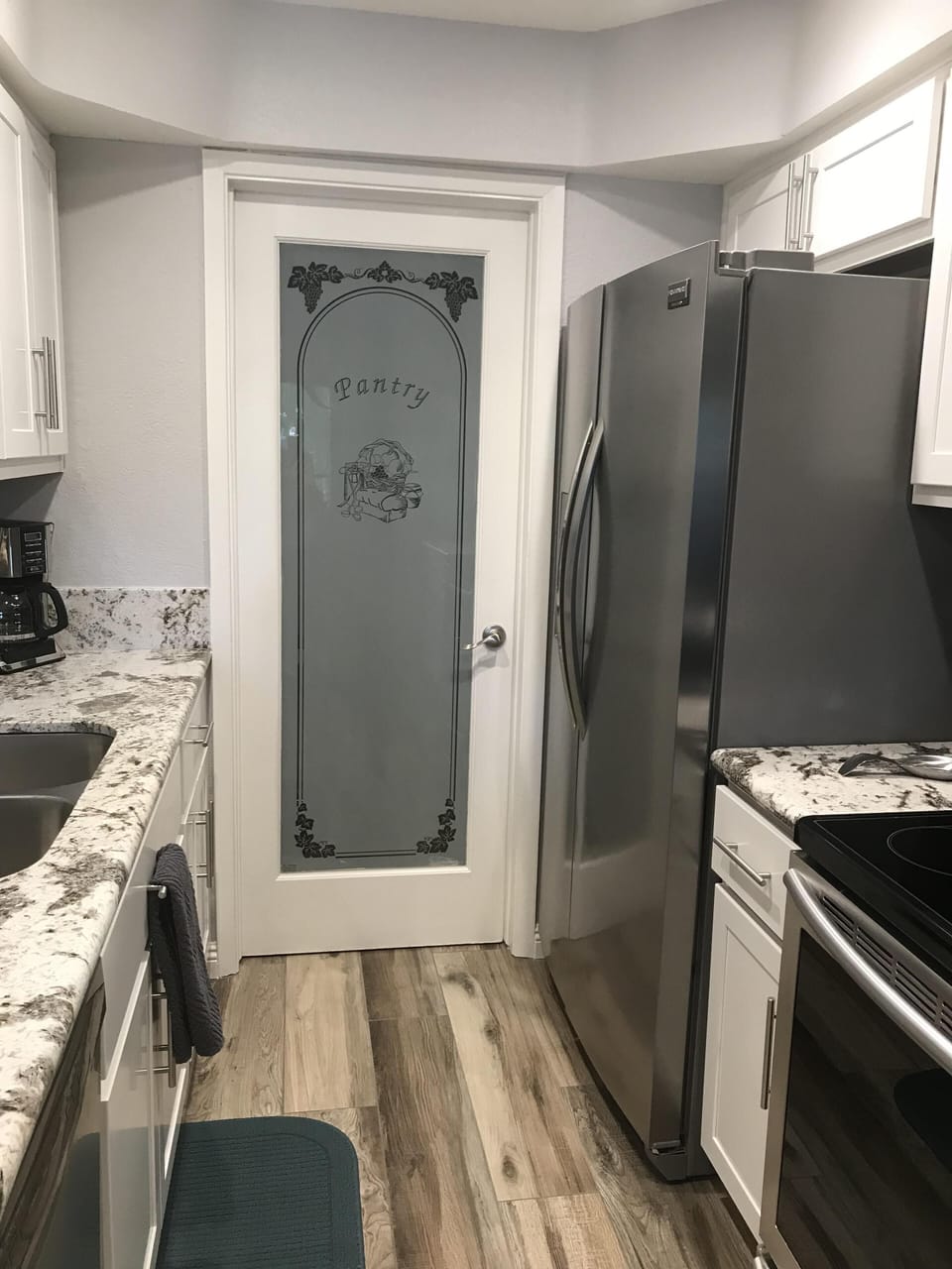 Fabulous kitchen stocked with everything you'll need!