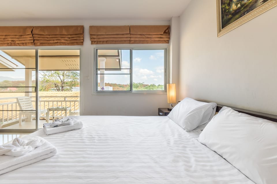 Superior Double Room, 1 Double Bed, Non Smoking | Desk, laptop workspace, blackout drapes, free WiFi