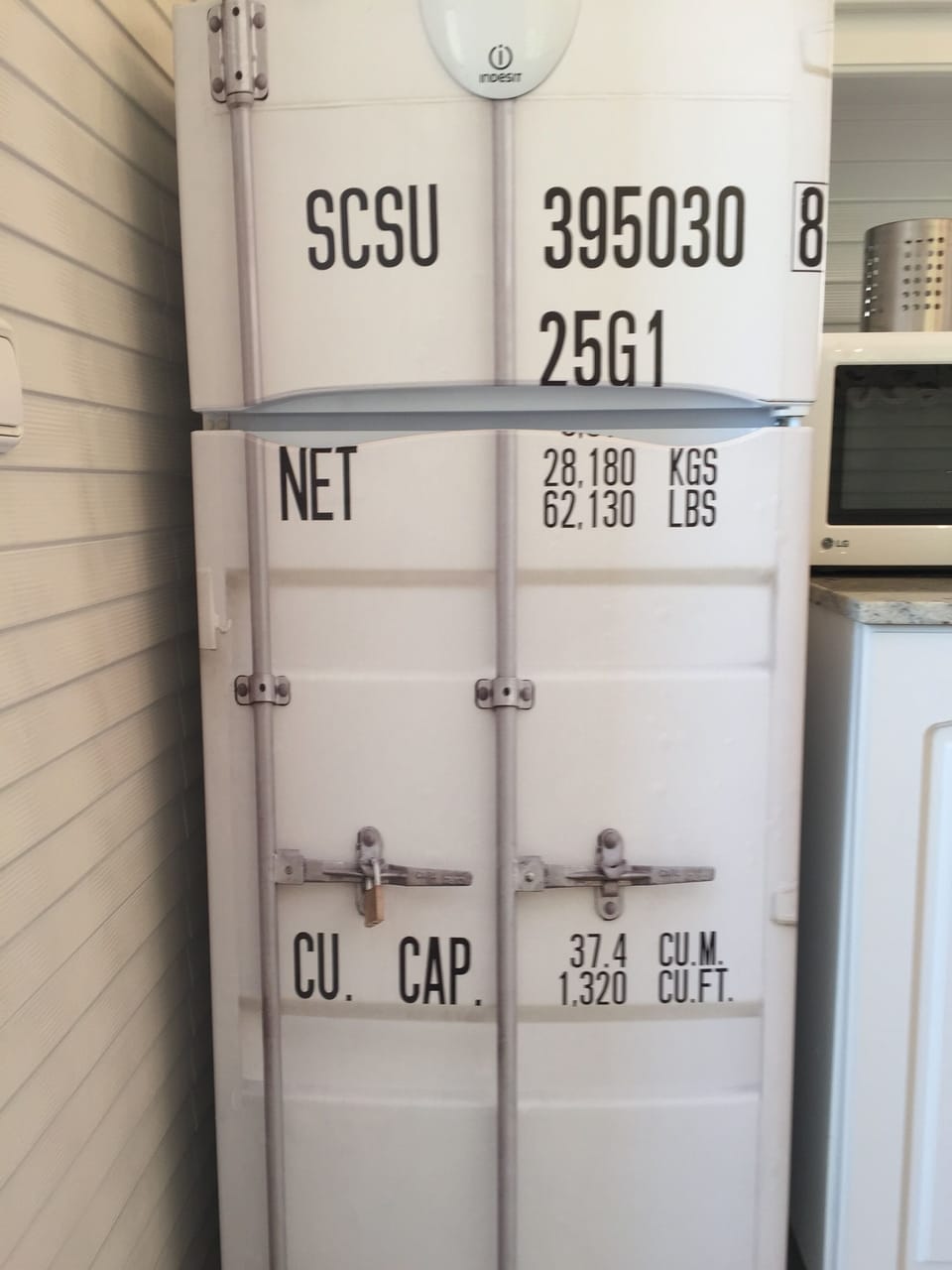 Fridge