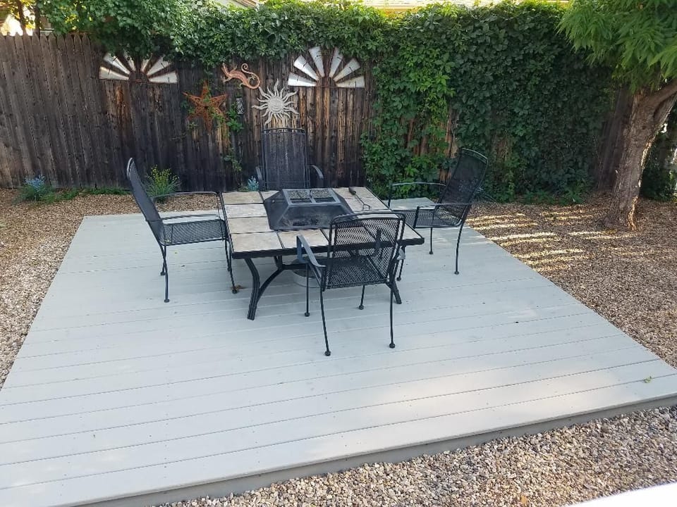 Fenced Backyard & Fire Pit Area 