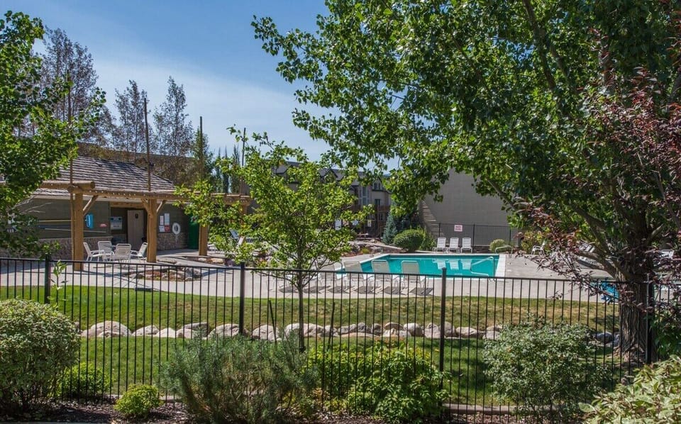 Community summer Pool (Memorial weekend to Labor Day weekend) + large community year round hot tub