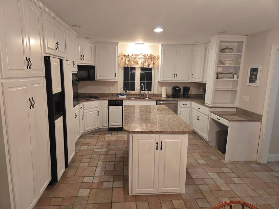 Newly renovated kitchen with everything you’ll need for fabulous family dinners.