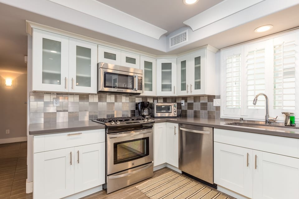 gourmet kitchen