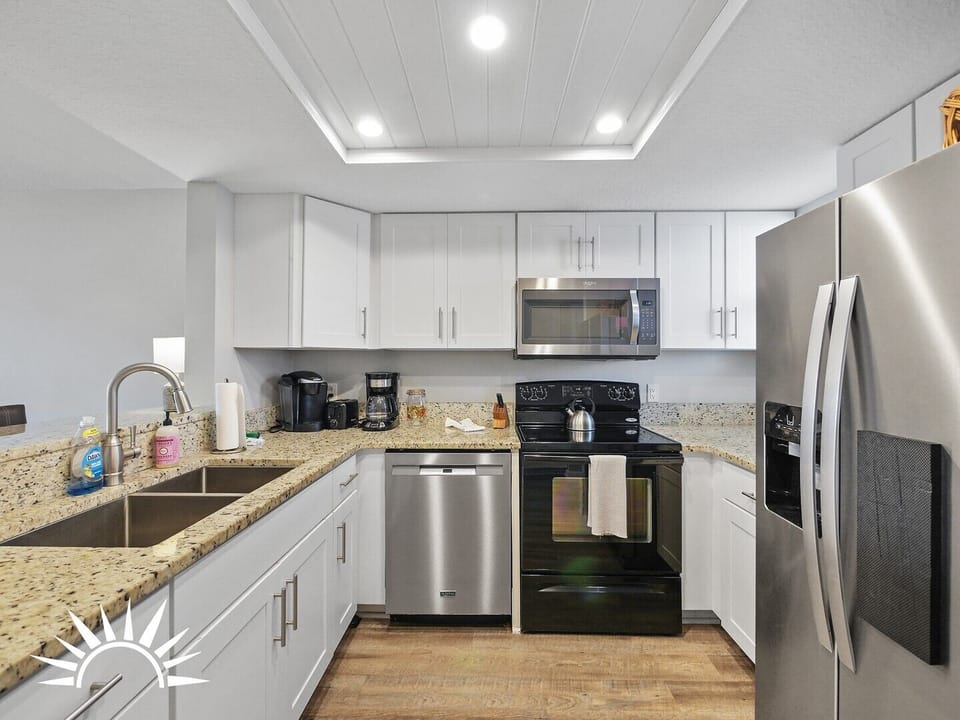Updated full kitchen