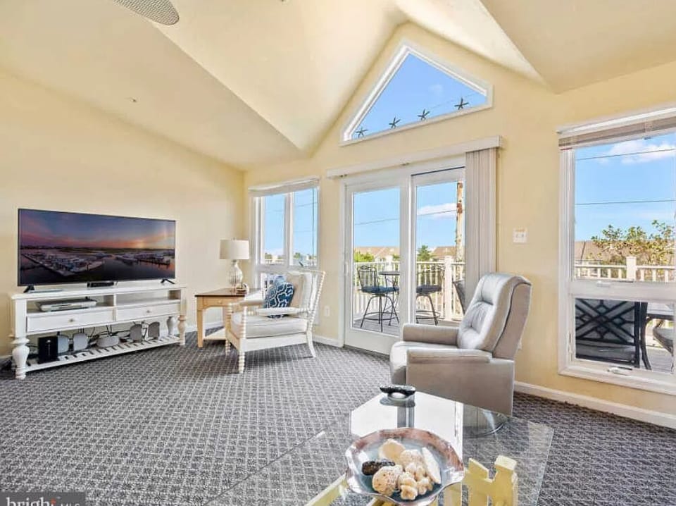 Top level family room 