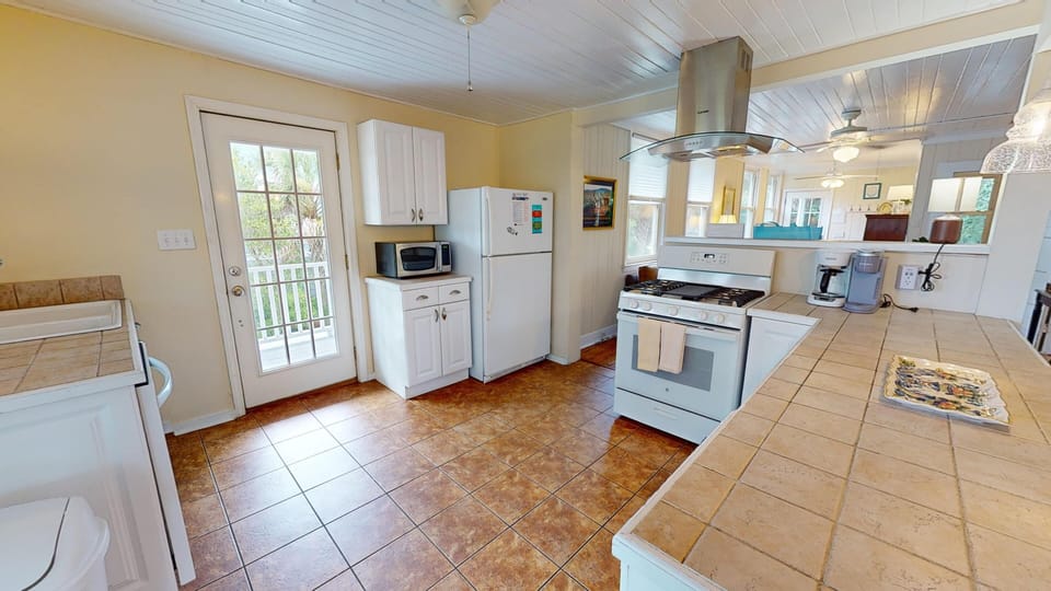Folly-Bungalow-Kitchen