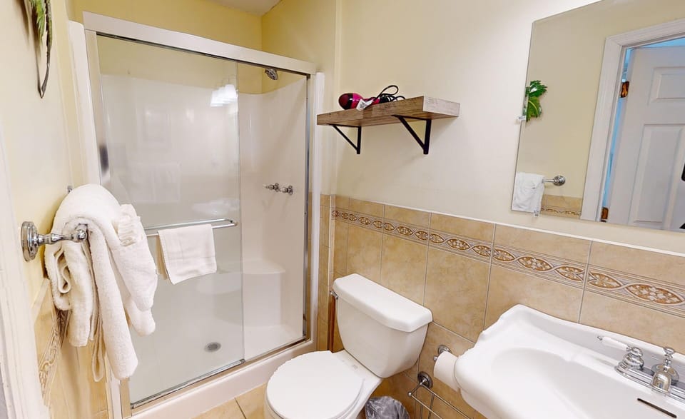 Folly-Bungalow-Bathroom 2