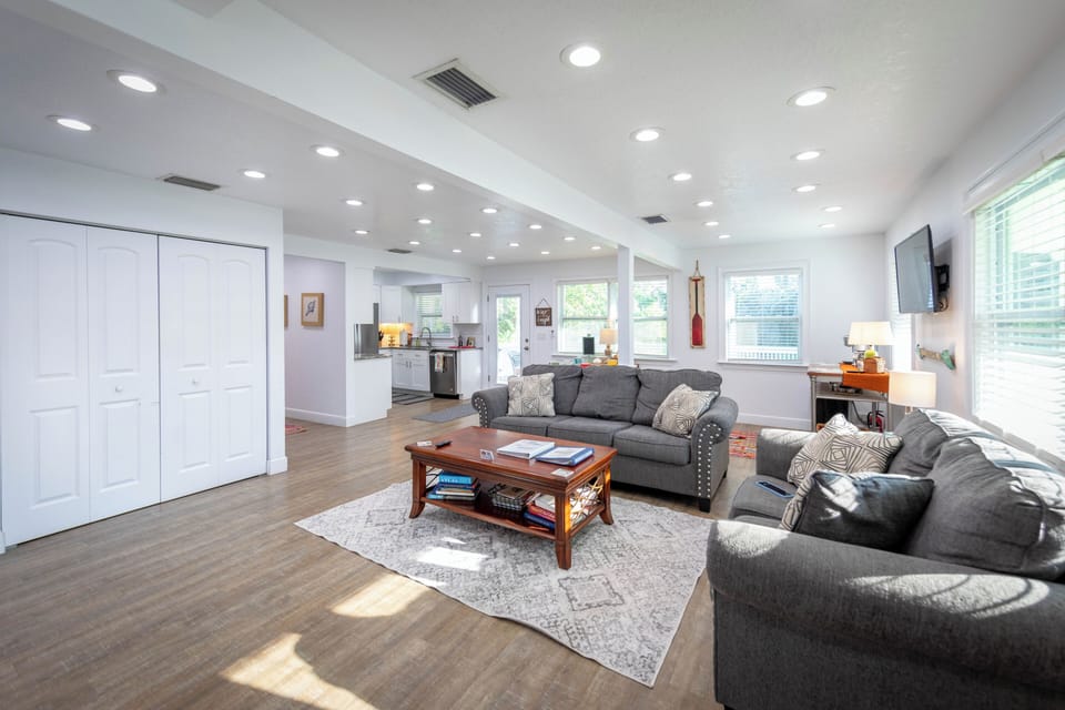 Casa la Cala - Old Florida Charm + Modern Luxury + Comfort
