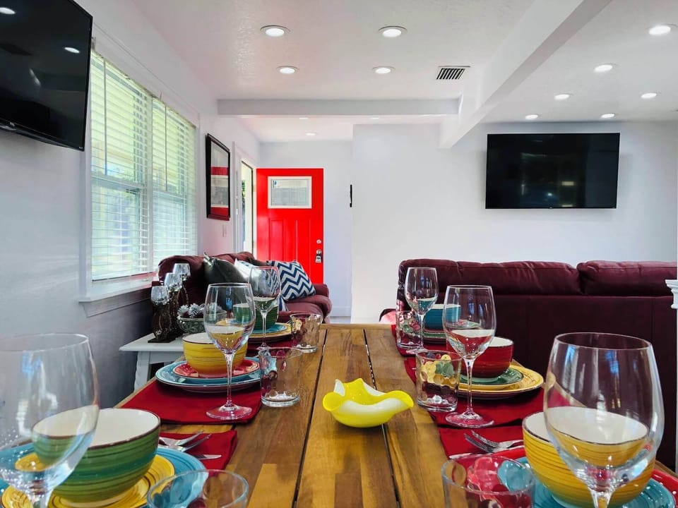 Living Room - Flat Screen TVs with over 200 Channels